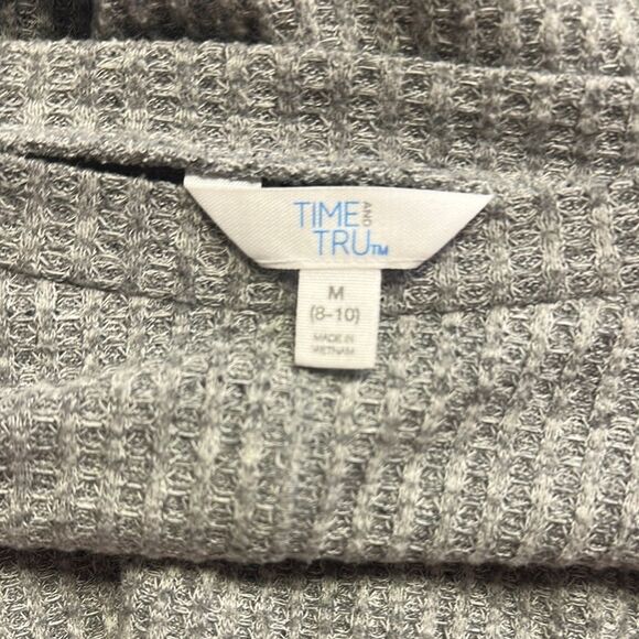 Time and Tru Gray Crew Neck Sweater with Ribbed Knit Texture - Picture 2 of 3